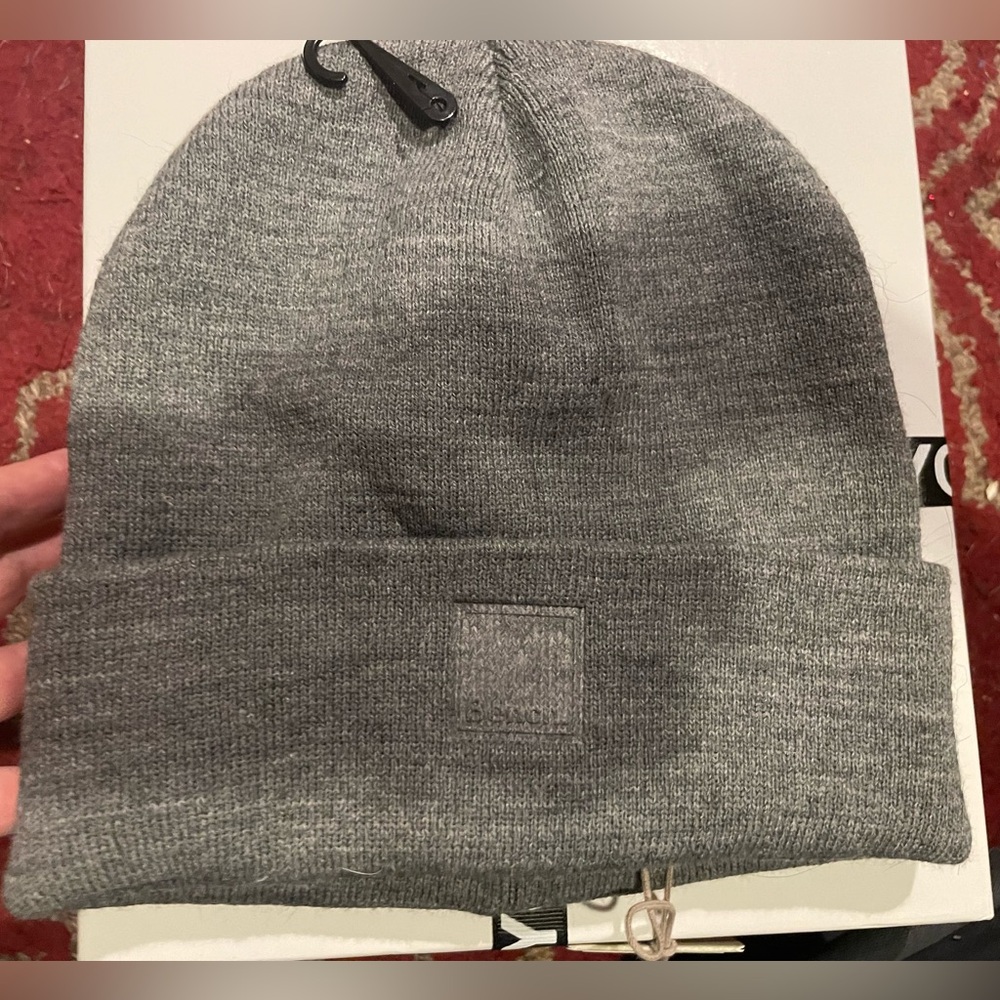 Mens Bench, toque- brand new with tags